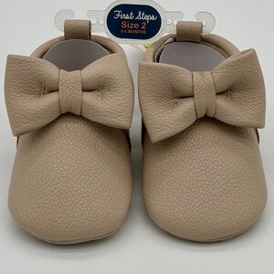 First Steps Infant Crib Shoe Moccasins | Scalloped Bow‎ Detail | Tan | Sz 3-6m